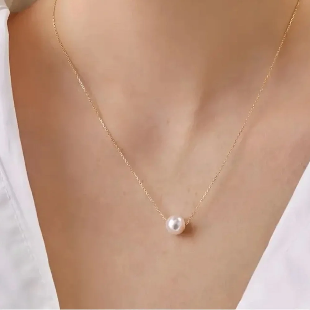 Pearl necklace minimalistic new